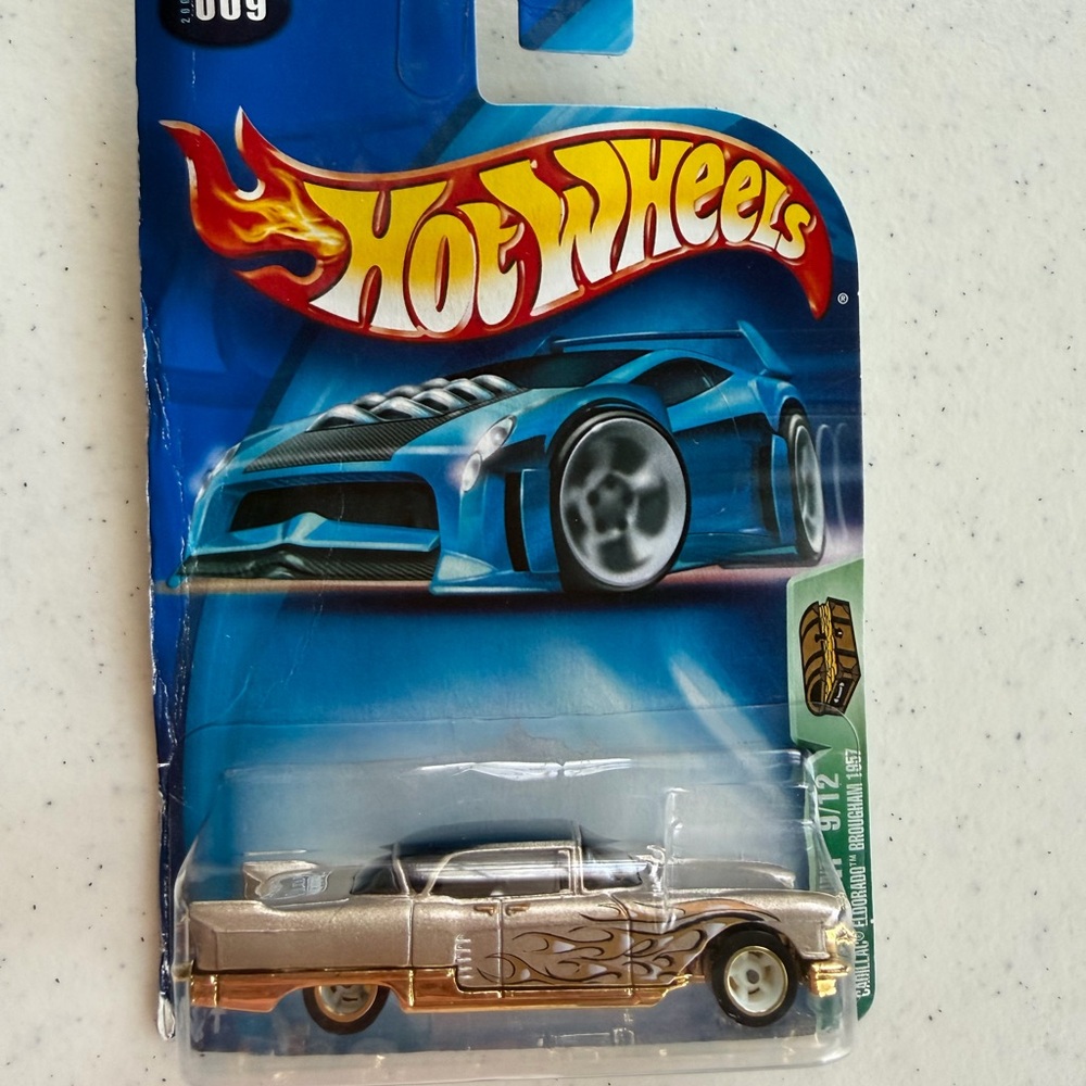 Hot Wheels Treasure Hunt 2003 Cadillac Eldorado Brougham Packaging Creased